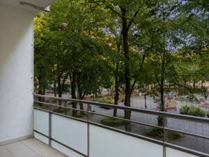 Möblierte 3-Zimmer-Wohnung mit Einbauküche, 1x Balkone am Hohenzollernplatz – 80796 München – Vorschaubild 3