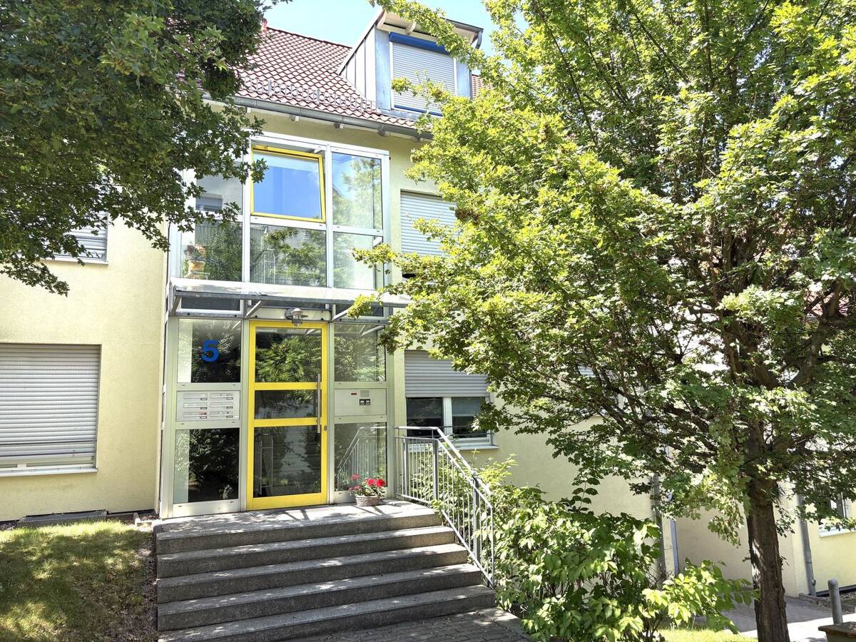 Interessante 3-Zimmer Wohnung mit Balkon und Terrasse! – 1705 Freital – Bild 1 von 9