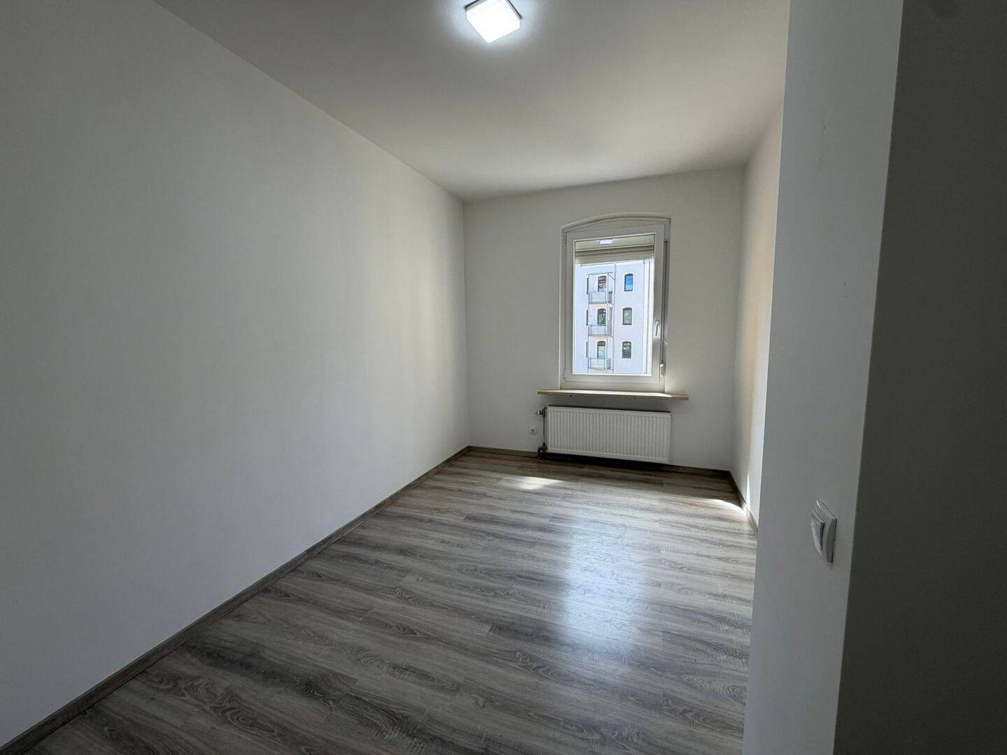 "Top Lage Nürnberg Luitpoldviertel" Charmante 3-Zi-Altbau-ETW in gepflegtem MFH mit Balkon – Nürnberg – Vorschaubild 7