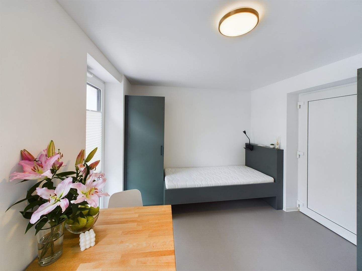 Möbliertes all-inclusive Apartment - rollstuhlgerecht | Residence Plus Spa Shower – Oldenburg – Vorschaubild 3
