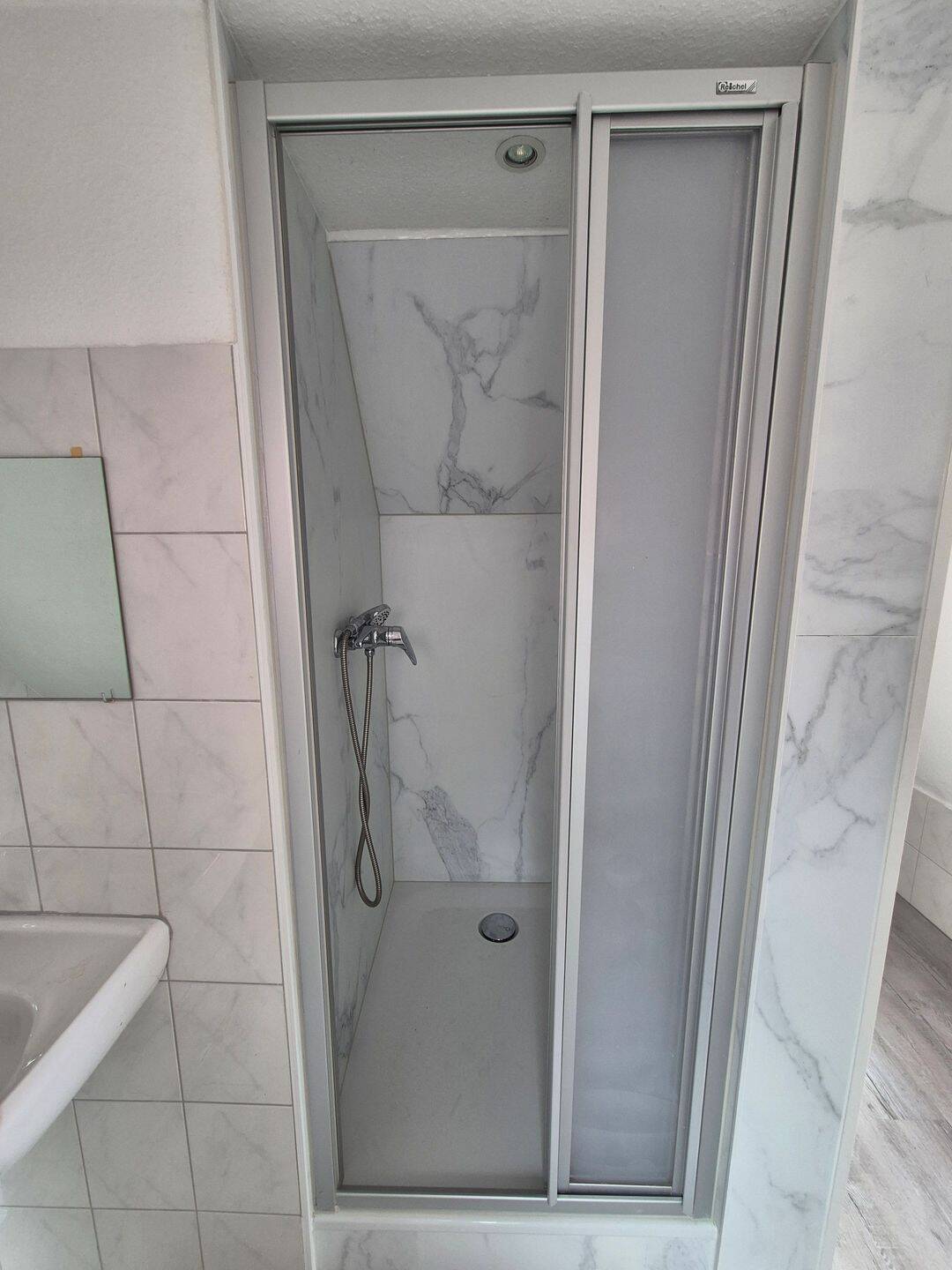 Dachgeschoßwohnung 3 Zimmer in 3-Fam.-haus in sehr schöner Wohngegend – Remscheid – Vorschaubild 9