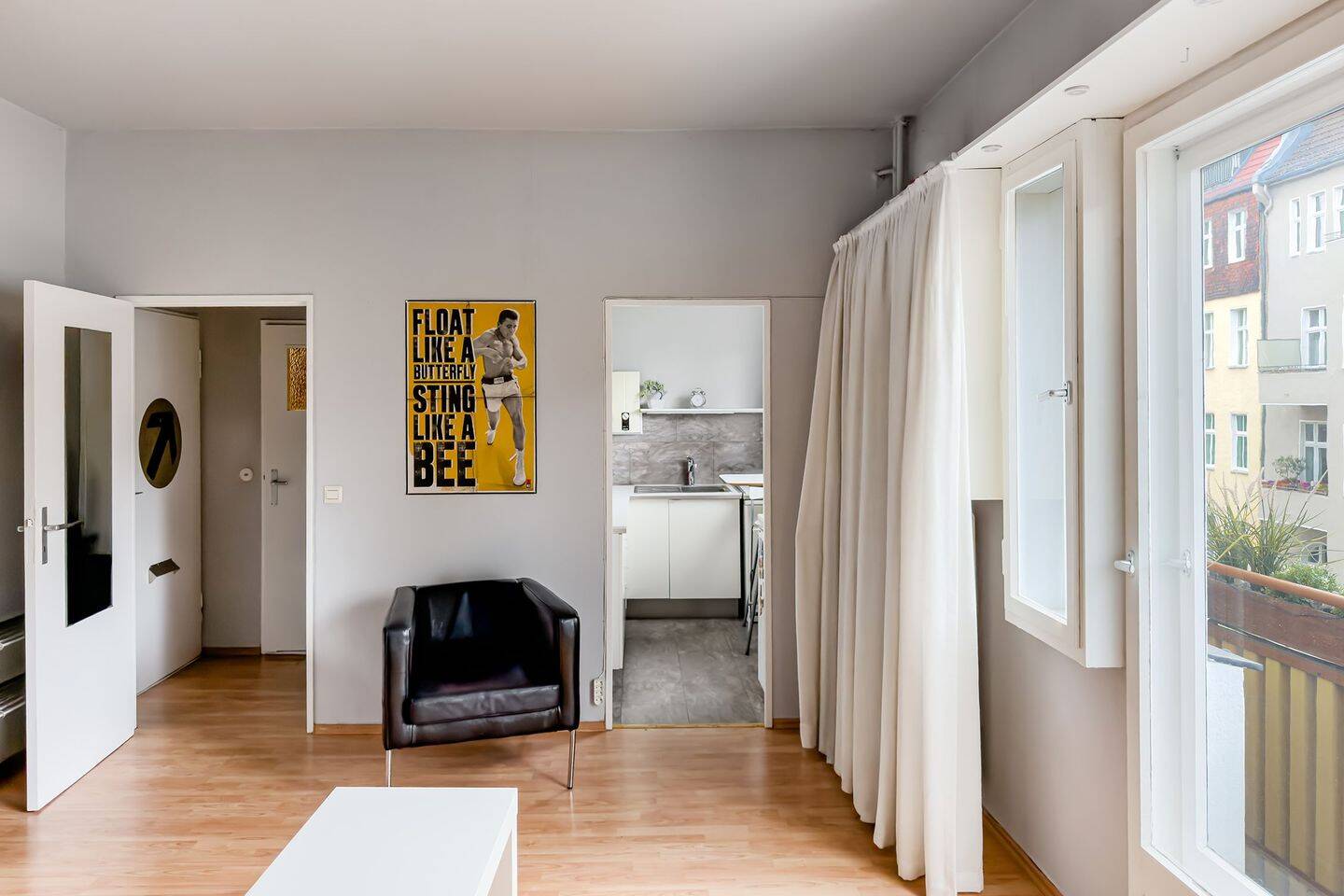 Charmantes Cityapartment mit Ostbalkon im begehrten Bayerischen Viertel – Berlin – Vorschaubild 2
