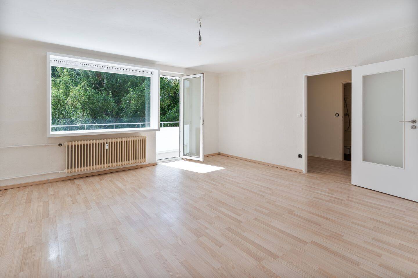Wohnkomfort im Grünen - gepflegte Eigentumswohnung mit Balkon