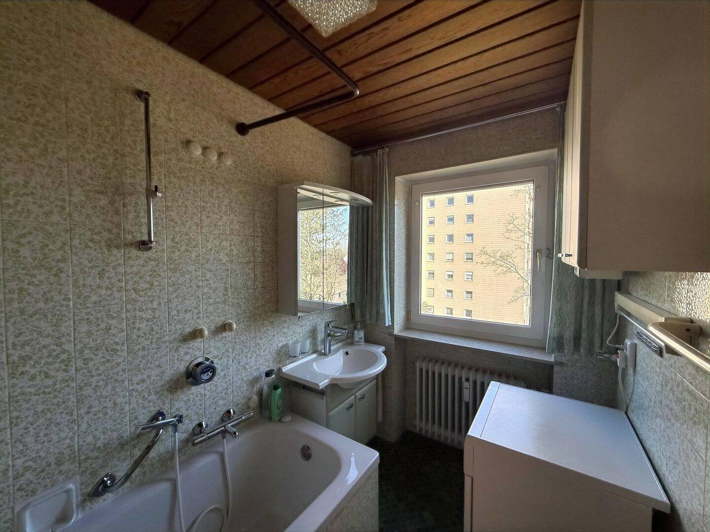 Flexible 3-4 Zimmer Wohnung mit Loggia und Tiefgaragenstellplatz in Augsburg-Haunstetten – Augsburg – Vorschaubild 7