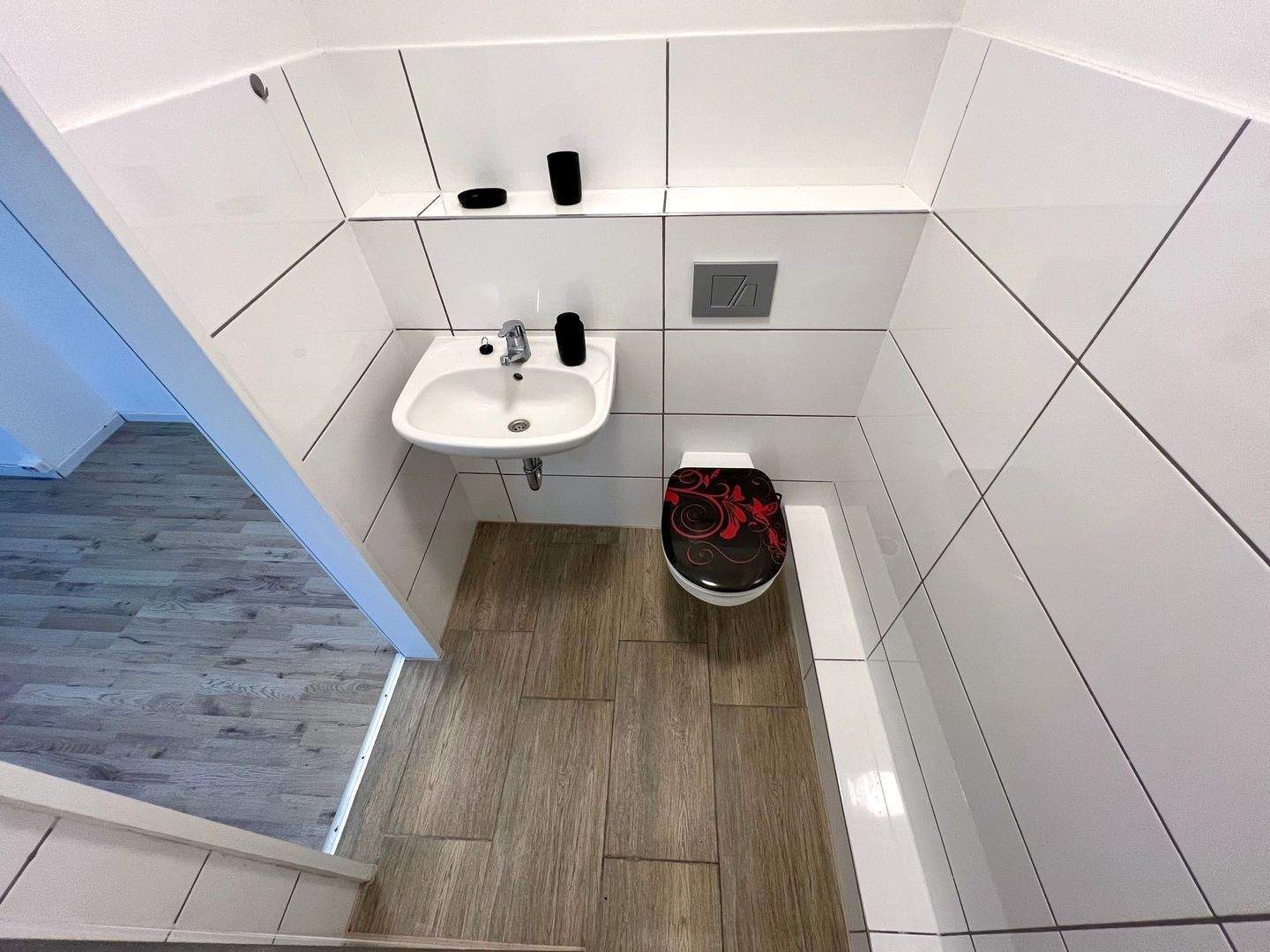 Großzügige 1-Zimmer-Wohnung Saniert mit schönem Ausblick, Aufzug, Stellplatz – Kiel – Vorschaubild 7