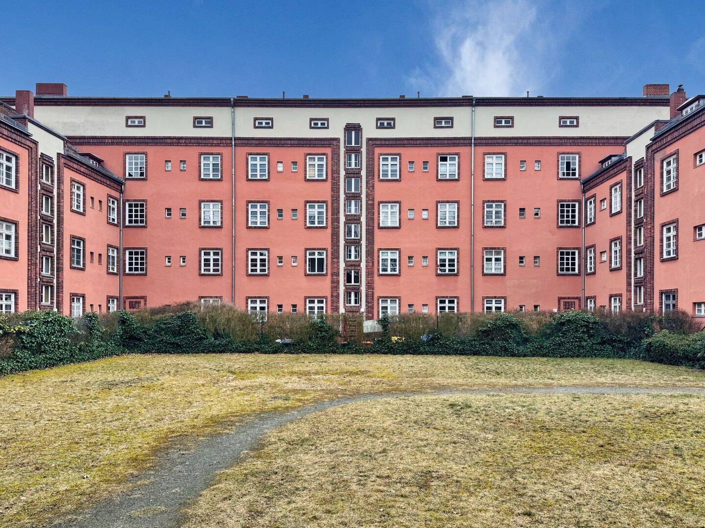 EIN ZUHAUSE MIT GESCHICHTE: 3-ZIMMER-WOHNGLÜCK MIT LOGGIA IN DER HISTOR. SIEDLUNG BIRKENWÄLDCHEN – Berlin – Vorschaubild 4