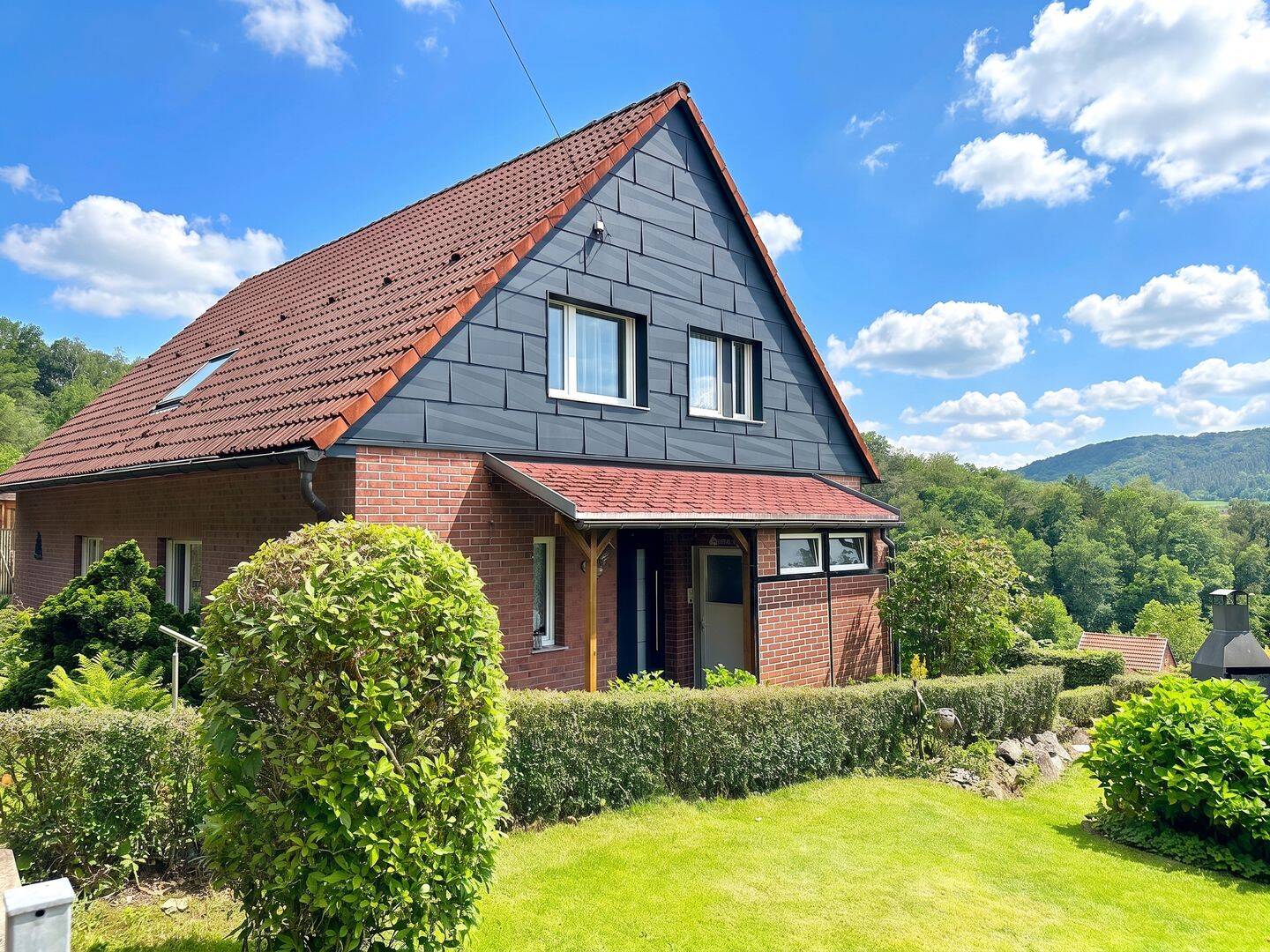 Einziehen und wohlfühlen - Gepflegtes Einfamilienhaus mit 6 Zimmern und Doppelcarport – Eisenach – Vorschaubild 2