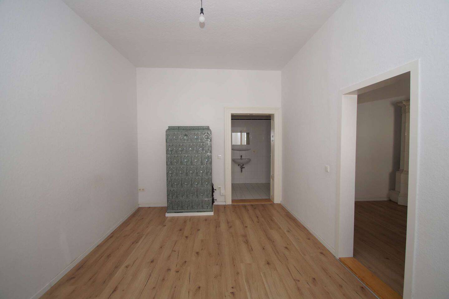 Stilvolle, renovierte 3-Zimmerwohnung mit EBK – Chemnitz – Vorschaubild 7