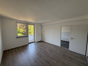 Kernsanierte 2,5-Zimmer-Single-Wohnung mit Balkon (1. OG), in Oberhausen Sterkrade – 46145 Oberhausen – Vorschaubild 5