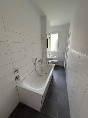 3-Raum-Wohnung mit Balkon und Blick ins Grüne! – 4435 Schkeuditz – Vorschaubild 2
