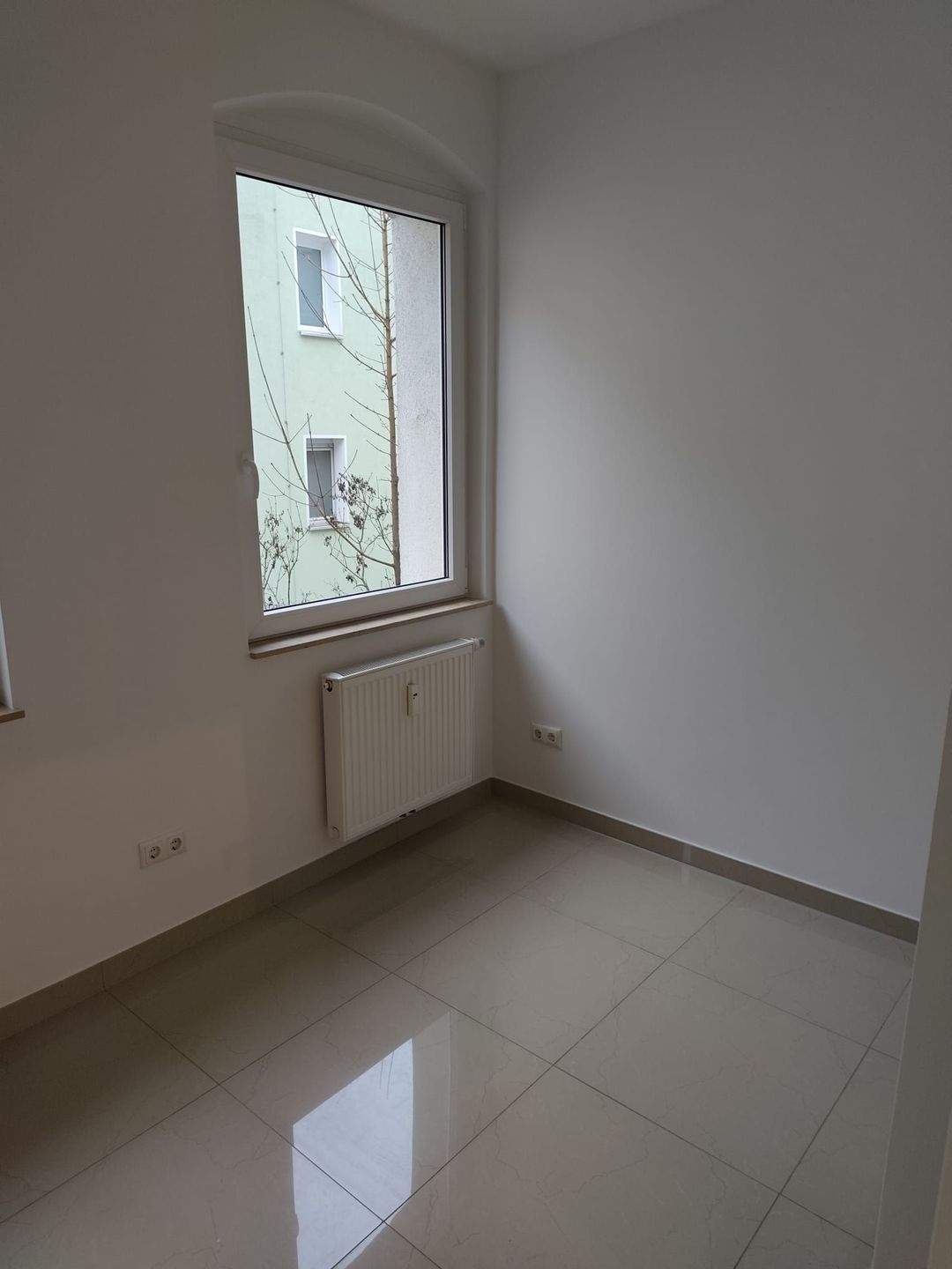 WE 4 - Sehr schöne helle und hochwertig renovierte 2-Zimmer Wohnung inkl. Einbauküche – Nürnberg – Vorschaubild 4