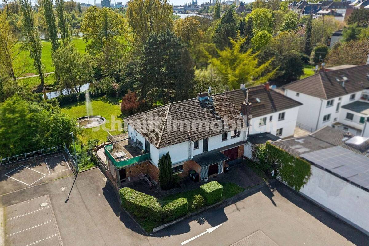 Zweifamilienhaus. Freier Wasserblick. 967 m² Südgrundstück. – 65934 Frankfurt am Main – Bild 1 von 8