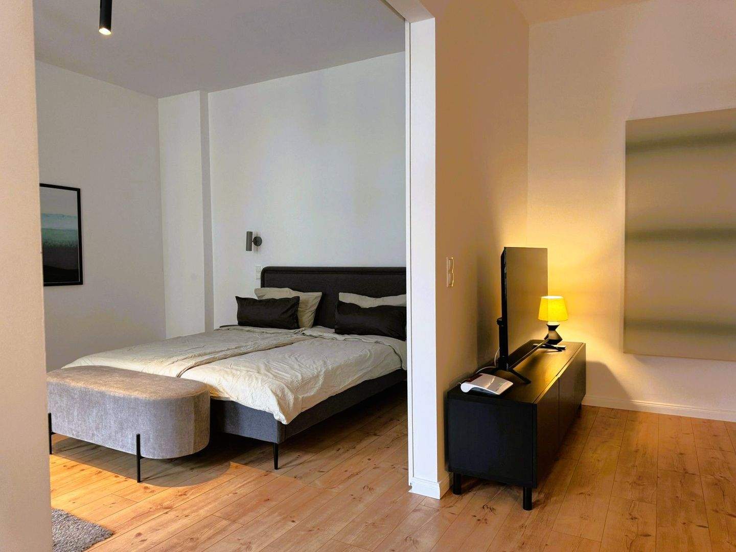 Sofort einziehen! Großzügige 2-Zimmer-Wohnung voll ausgestattet und modern eingerichtet – Berlin – Vorschaubild 7