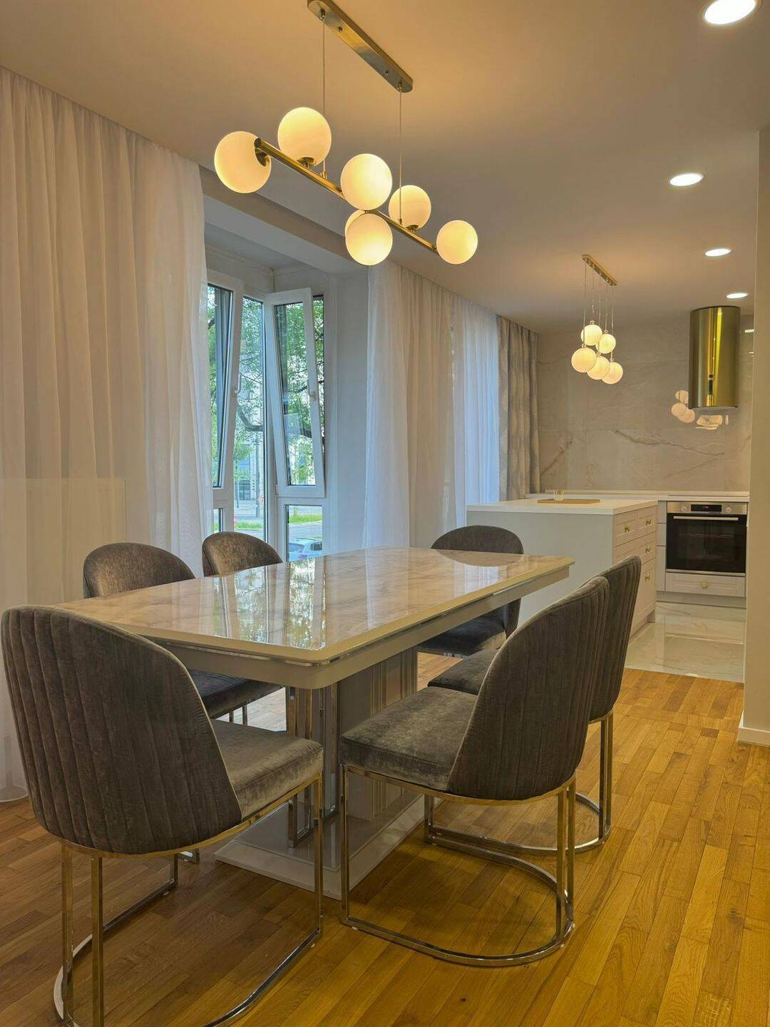 Luxuriöse 4-Zimmer Etagenwohnung: Zentrale Lage & exquisite Ausstattung in Bestform! – München – Vorschaubild 3