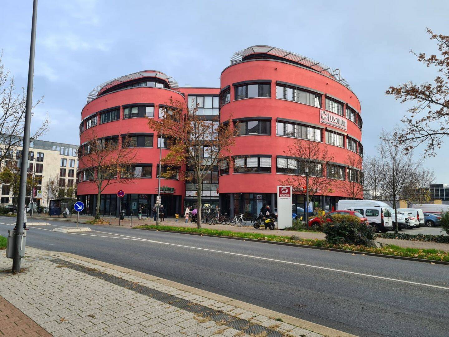 RICH - Attraktive Büro-/Verkaufsflächen im 'Lusanum' in der Ludwigshafener Innenstadt - provisionsfrei