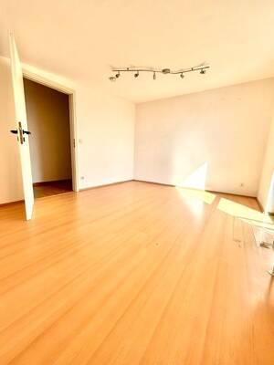 Traumhaft sanierte 3-Zimmer-Wohnung mit Balkon in Toplage in Rethen – Erstbezug nach Komplettsanierung (Energkl.B) – 30880 Laatzen – Vorschaubild 4