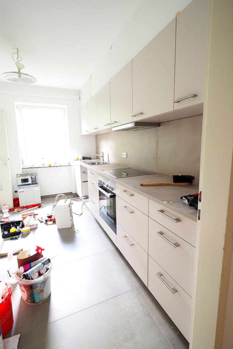 Helle und gemütliche 3-Zimmerwohnung mit neuer Einbauküche, Balkon und einer kleinen Loggia in ruhiger und zentrumsnaher Lage – Nürnberg – Vorschaubild 2