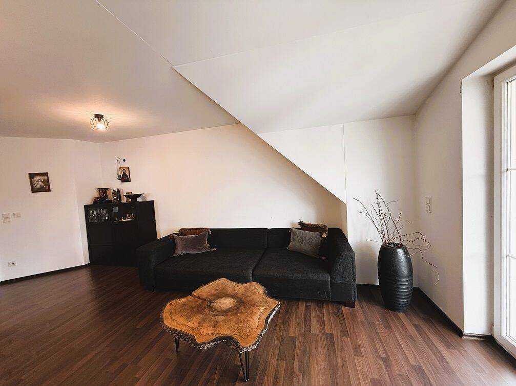 3-Zimmer-Dachgeschosswohnung mit Küche in Toplage Ingolstadt Süd – Ingolstadt – Vorschaubild 2