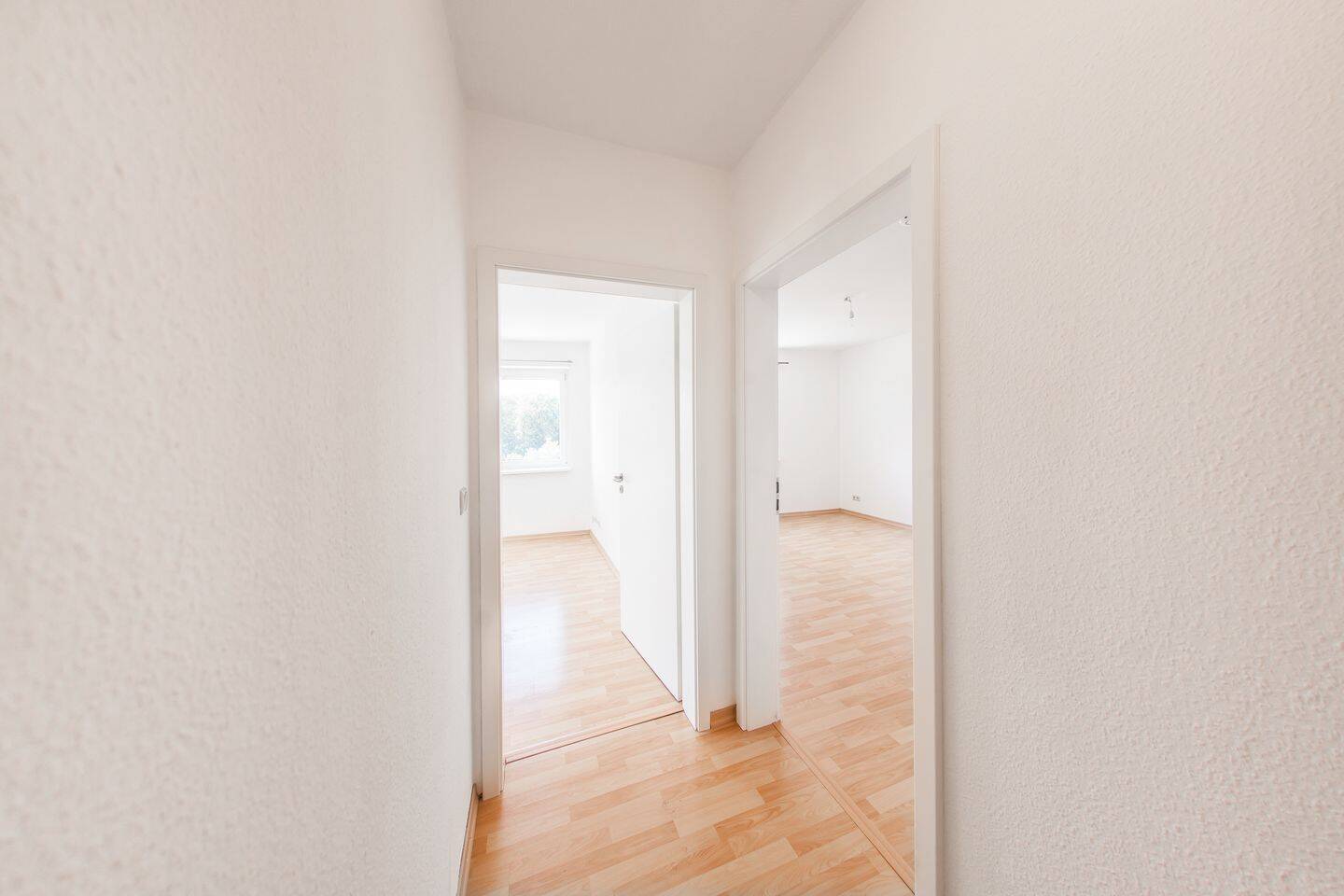 3-Zimmer-Wohnung nähe Klinikum – Wolfsburg – Vorschaubild 2
