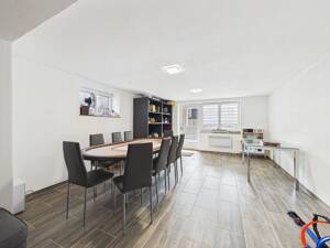 Luxus-MFH in Regensburg - kernsaniert, Garten, Pool & PV-Anlage auf Neubauniveau! – 93055 Regensburg – Vorschaubild 8