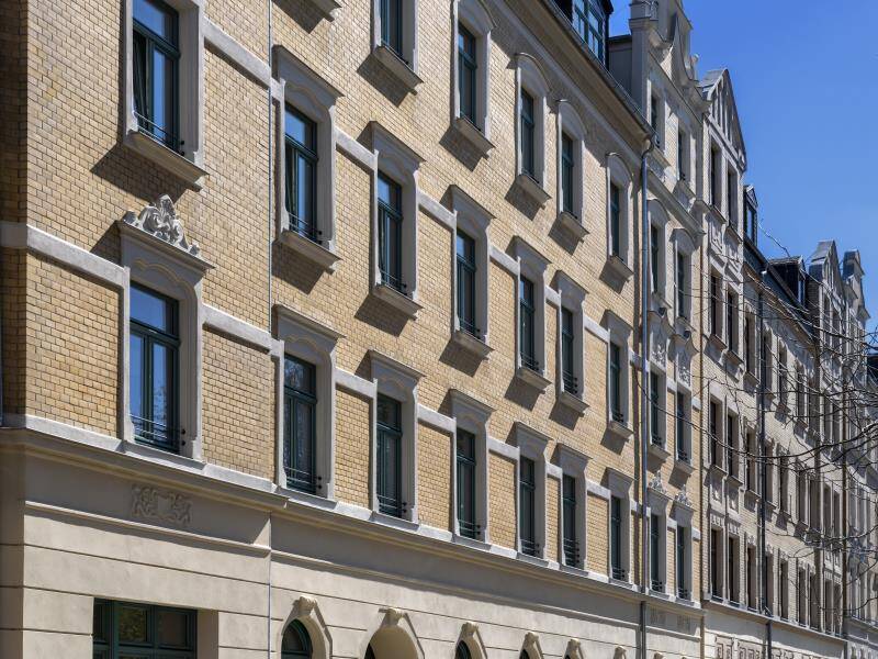 Sanierte 3-Zimmer-Wohnung - denkmalgeschütztes Objekt mit Fußbodenheizung, Parkett und Balkon ! – Chemnitz – Vorschaubild 2