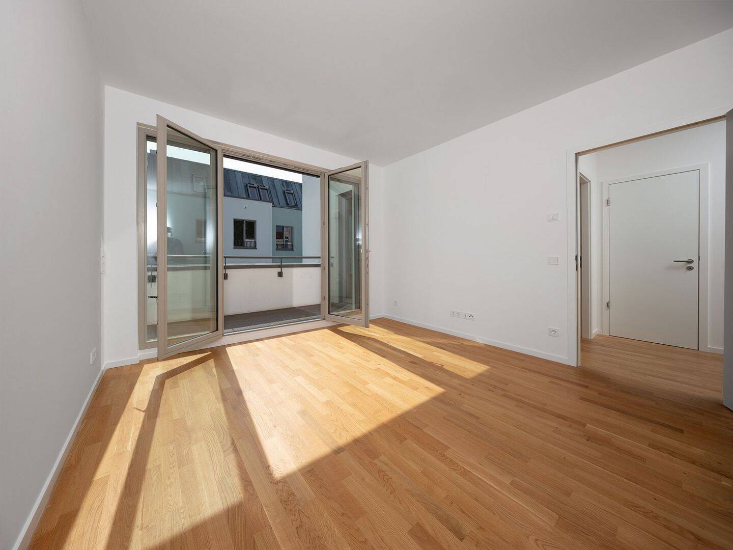 Sofort einziehen: Townhouse * 5-Zimmer * 2-Loggien mit Terrasse + Garten – Berlin – Vorschaubild 4