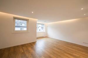 Schöne 3 Zimmer Wohnung mit 2 Stellplätzen u. Balkon in Hamburg Poppenbüttel – 22395 Hamburg – Vorschaubild 2