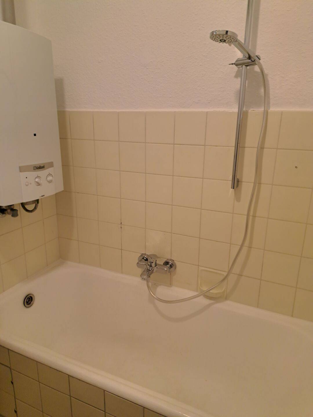 Gepflegte 1-Zimmer-Wohnung und gutgeschnittene 1-Zimmer-Wohnung un ruhiger Lage Nä. Maffeiplatz – Nürnberg – Vorschaubild 3