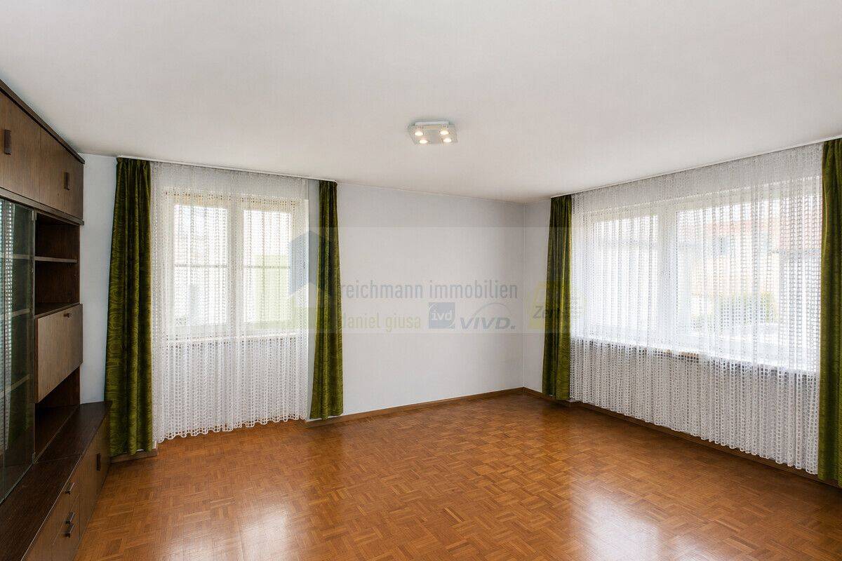 Historisches Stadthaus in Hüfingen: gepflegtes Reiheneckhaus in zentraler Lage mit Balkon, Garten, Keller und Ausbaureserve im Speicher – Hüfingen – Vorschaubild 4