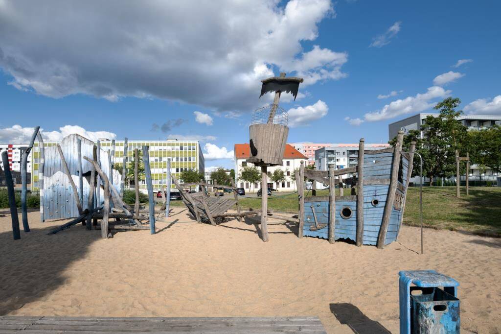 .. mit Blick über Magdeburg! / ...offering stunning views across Magdeburg! – Magdeburg – Vorschaubild 4