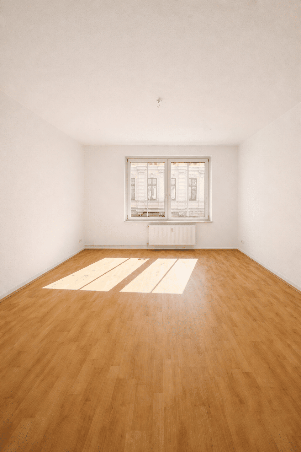 *Modern und Stilvoll* hochwertige Einbauküche und Balkon - Stellplatz mögl. – Magdeburg – Vorschaubild 6
