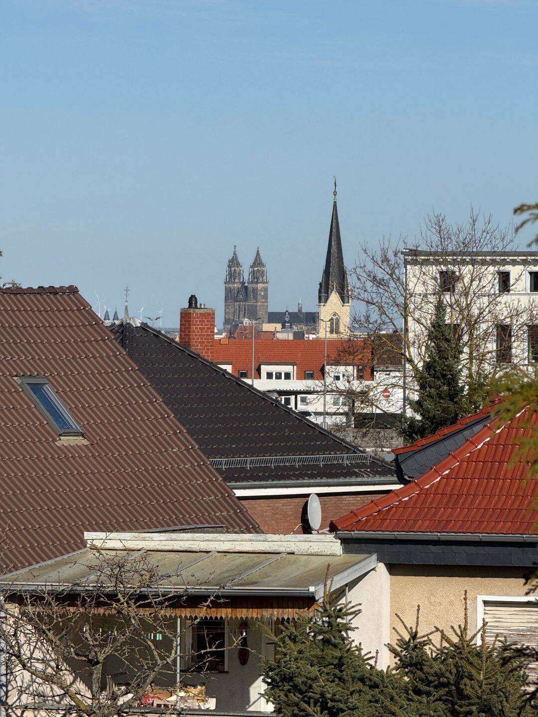 Domblick, tolle Lage, innenstadtnah, erschwinglich. Platz für die ganze Familie und (wenn gewünscht) auch für Ihr Büro. – Magdeburg – Vorschaubild 2