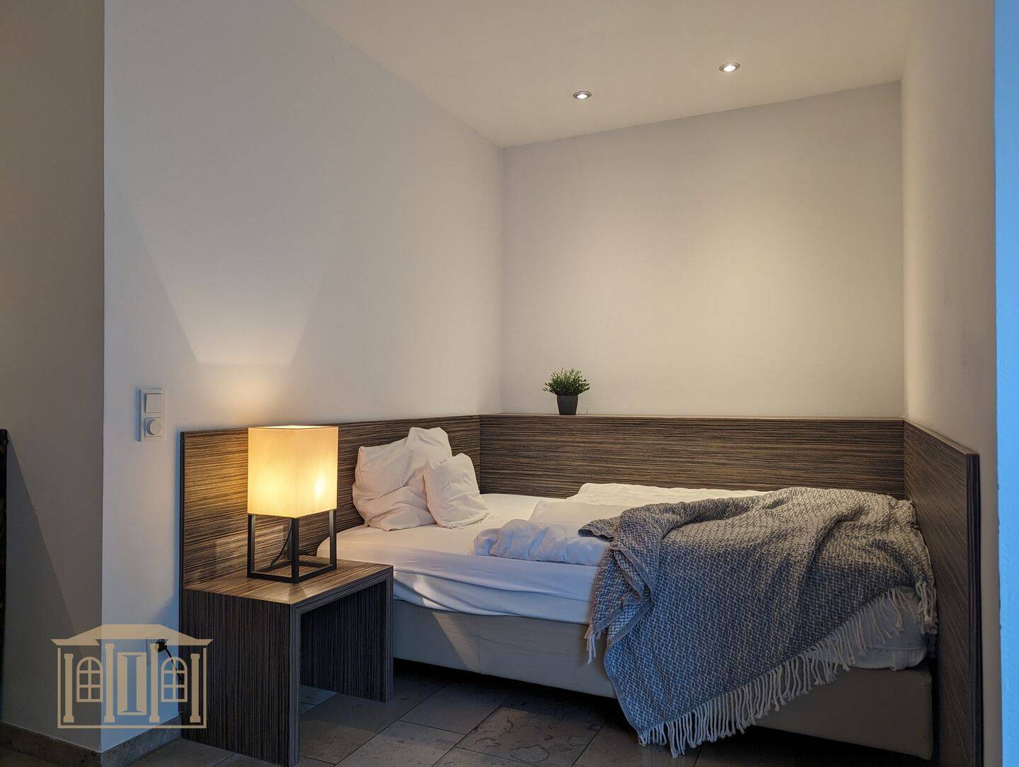 Fully Furnished / All-in: Exklusives Art-Apartment mit City-Balkon im Zentrum – Düsseldorf – Vorschaubild 7