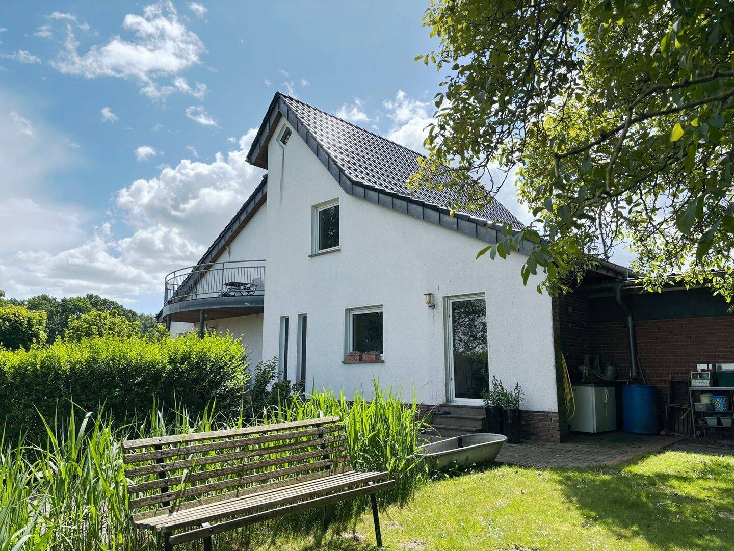 Wohnhaus mit toll angelegtem Garten im Außenbereich von Mettingen! – Mettingen – Bild 1 von 9