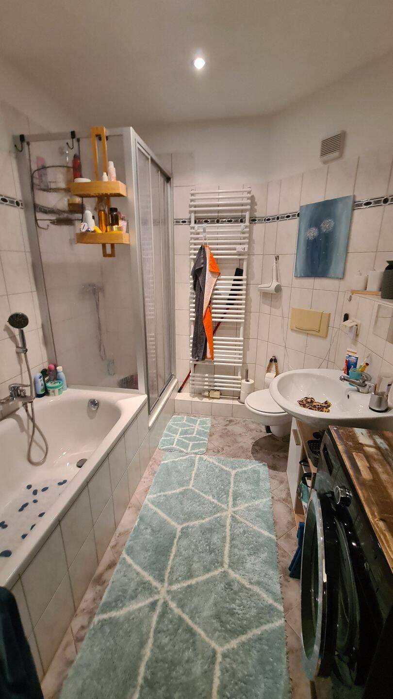 Gepflegte 3-Zmmer-Etagen-Wohnung mit Wanne+Dusche und großem Balkon mit Blick ins Grüne – Leipzig – Vorschaubild 6