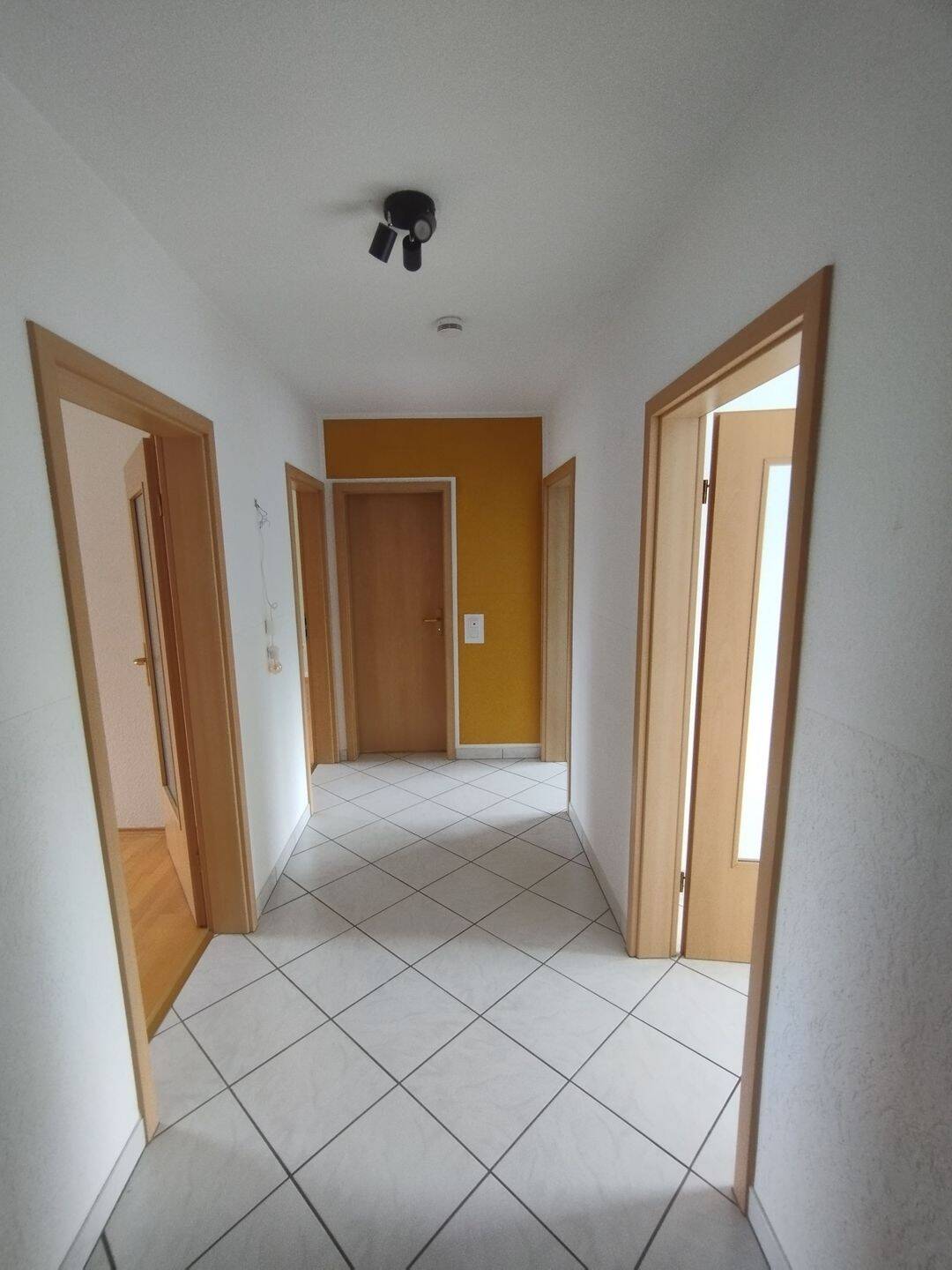 Gepflegte ruhige 3,5-Zimmer Dachgeschosswohnung in Oberhausen-Buschhausen – Oberhausen – Vorschaubild 2