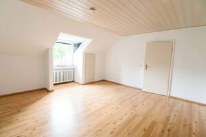 Lichtdurchflutete Dachgeschosswohnung in grüner ruhiger Lage – 47807 Krefeld – Vorschaubild 5