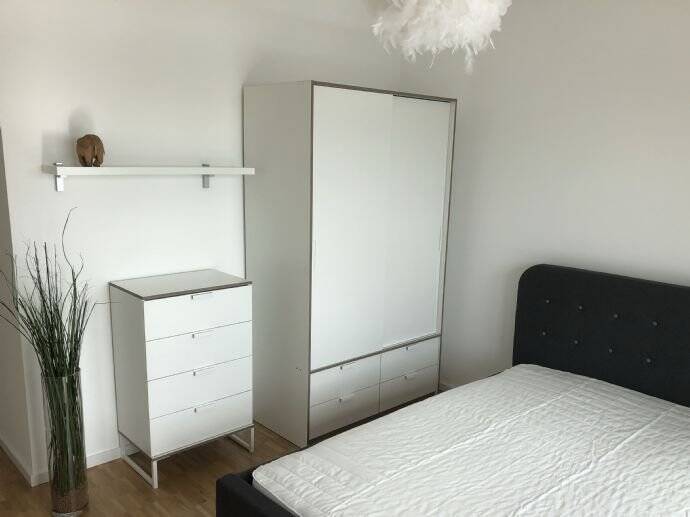 Wunderschöne möblierte, helle 2-Zi-Whg. mit EBK 4. OG Südbalkon mit unverbautem Blick – Berlin – Vorschaubild 9