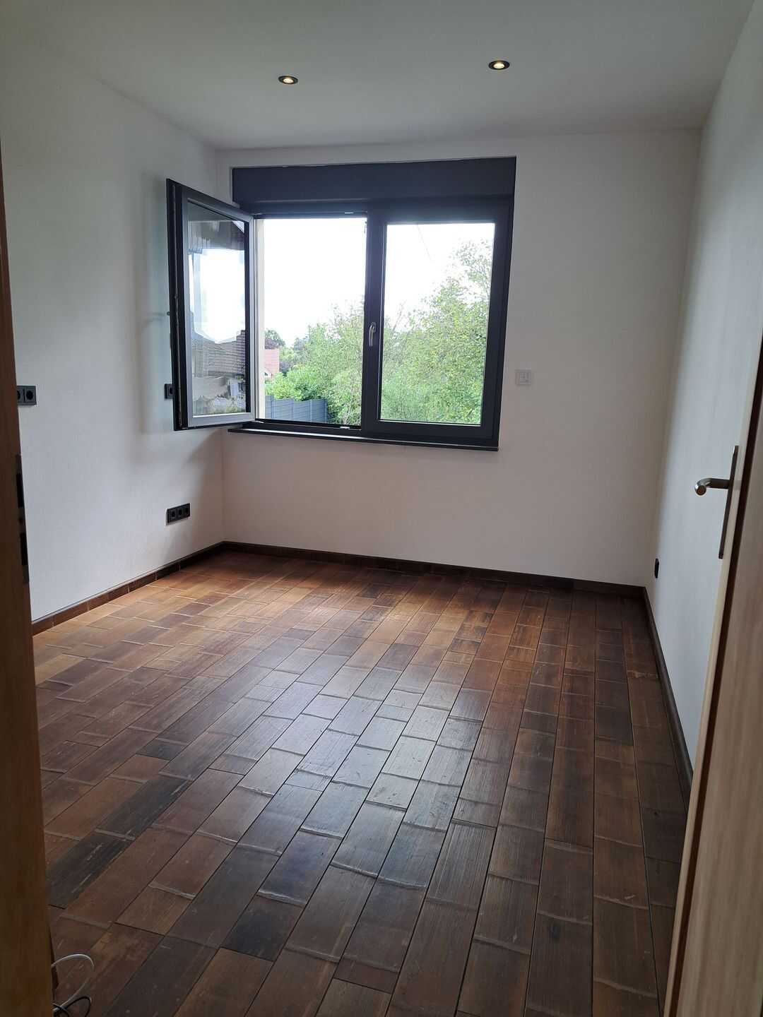 Hochwertiges, freistehendes Einfamilienhaus mit großem Garten & EBK – Dillingen/Saar – Vorschaubild 5