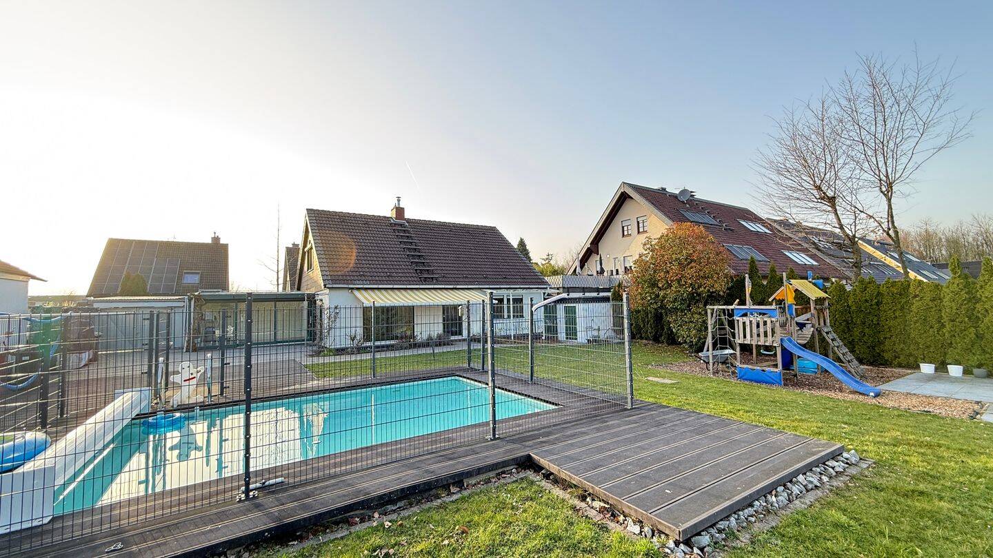 Traum Grundstück trifft modernen Wohnkomfort - 6 Zimmer, Pool, Sauna & Dampfsauna – Leverkusen – Bild 1 von 9