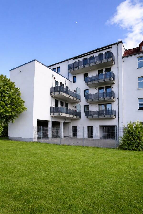 Rostock: Exklusive 2-Zimmerwohnung mit Balkon & PKW-Stellplatz in Stadtmitte – Rostock – Vorschaubild 3