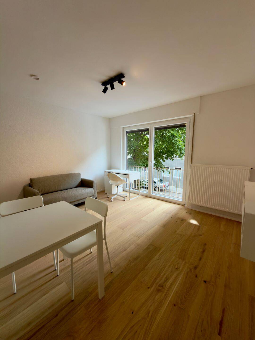 Kernsanierte, möblierte 1-Zimmer-Wohnung in zentraler Lage (TU, U-Bahn, Stadtpark…)