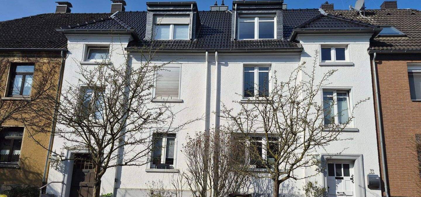Two in One, 2 Reihenhäuser miteinander verbunden für die große Familie, Wintergärten, Garten und Terrasse ! – Mönchengladbach – Vorschaubild 2