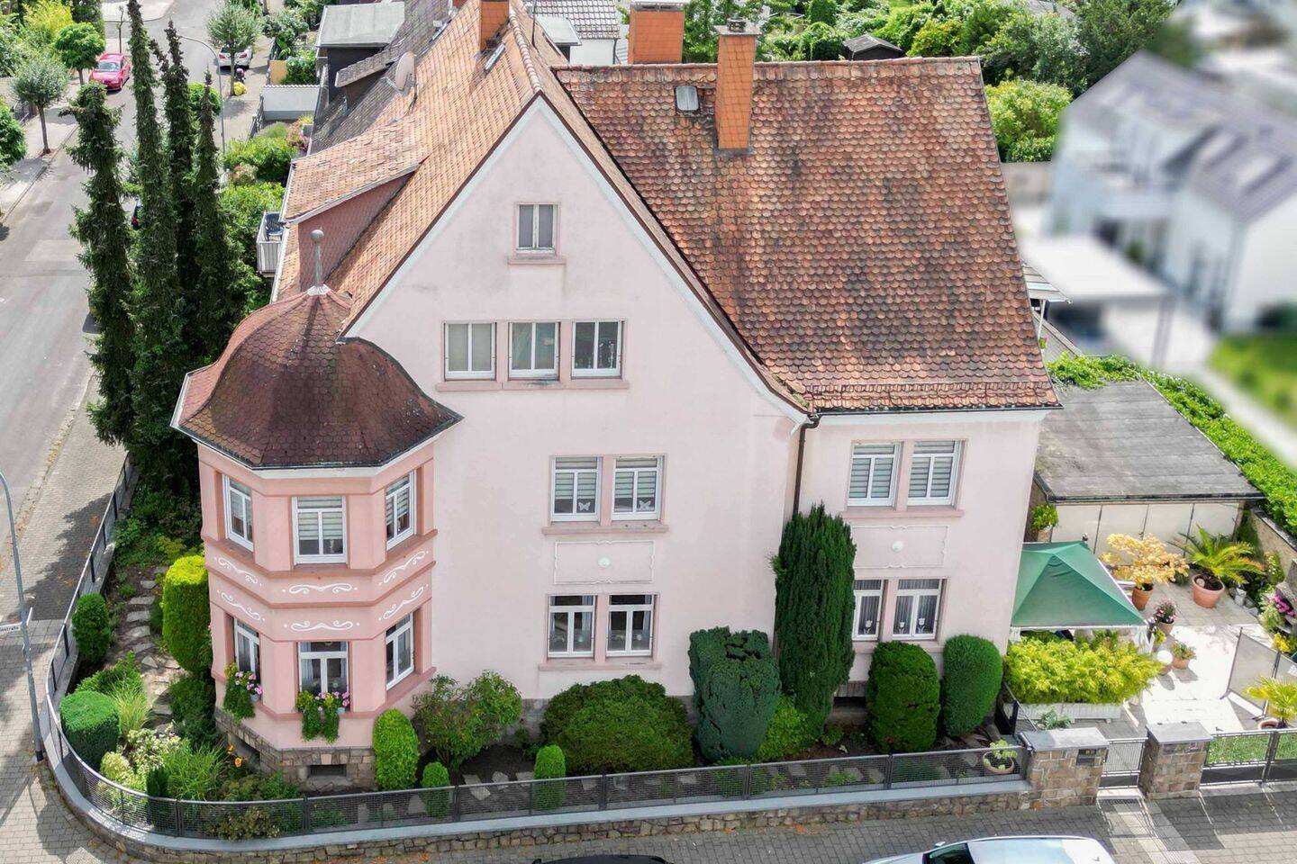 Stilvolle Villa mit Geschichte - Repräsentatives Mehrfamilienhaus in ruhiger Lage von Hainstadt – Hainburg – Vorschaubild 3