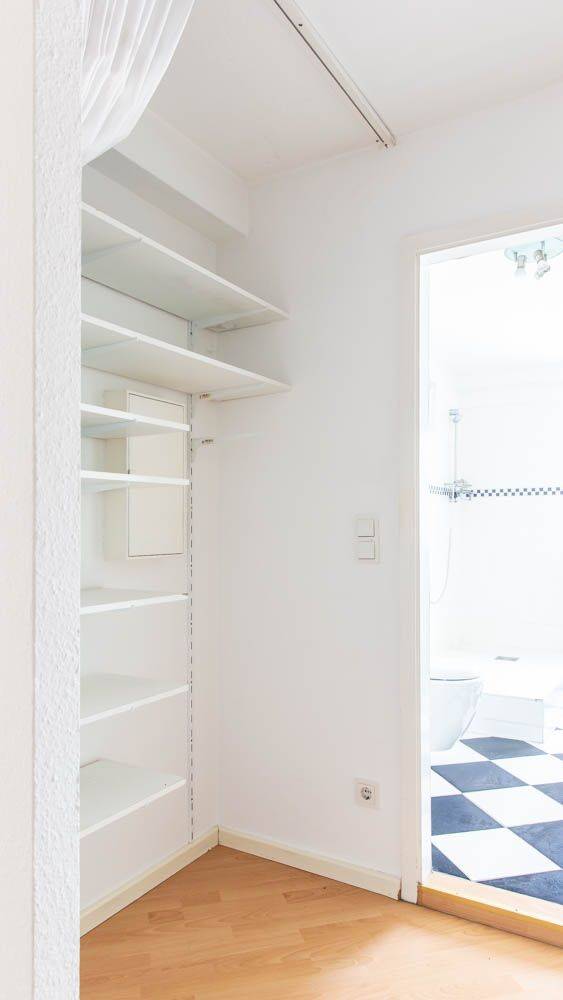HOMESK - Sofort bezugsfreie 2-Zimmer-DG-Wohnung mit Süd-Wintergarten an der Kantstraße – Berlin – Vorschaubild 7