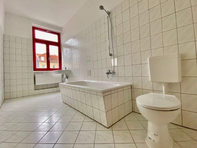 Geräumige 3-Raum-Wohnung mit Tageslichtbad – Erfurt – Vorschaubild 8
