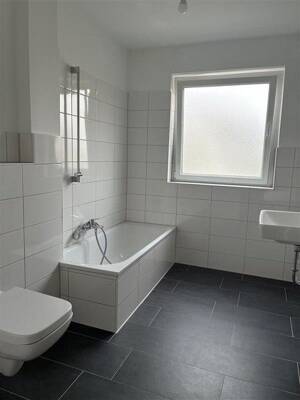 Attraktive 3-Zimmer-Wohnung mit moderner Ausstattung – 81241 München – Vorschaubild 3