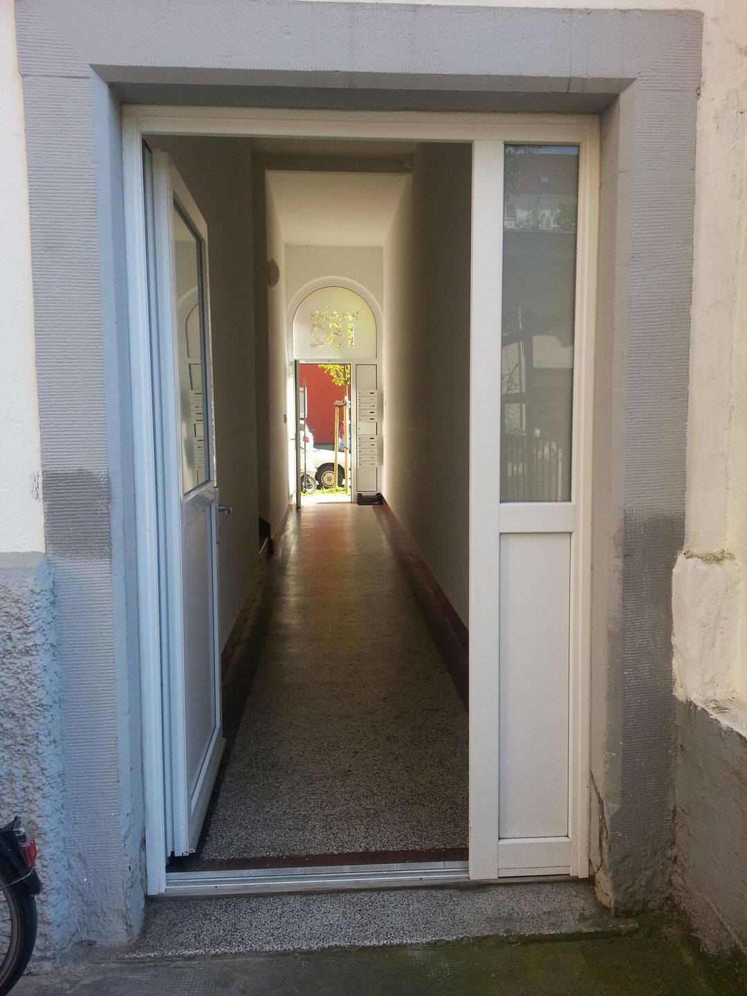 Schoene lichtdurchflutete 2 Zimmer Kueche Bad ETW Altbau – Pforzheim – Vorschaubild 8