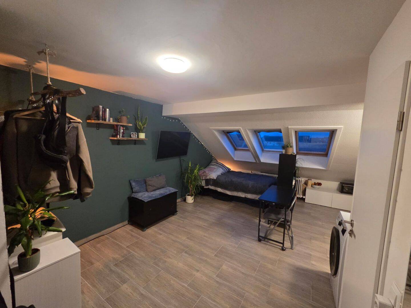 1-ZW Dachgeschoss, 19qm , Warmmiete 545 inkl. Strom und Heizung – Kiel – Vorschaubild 4