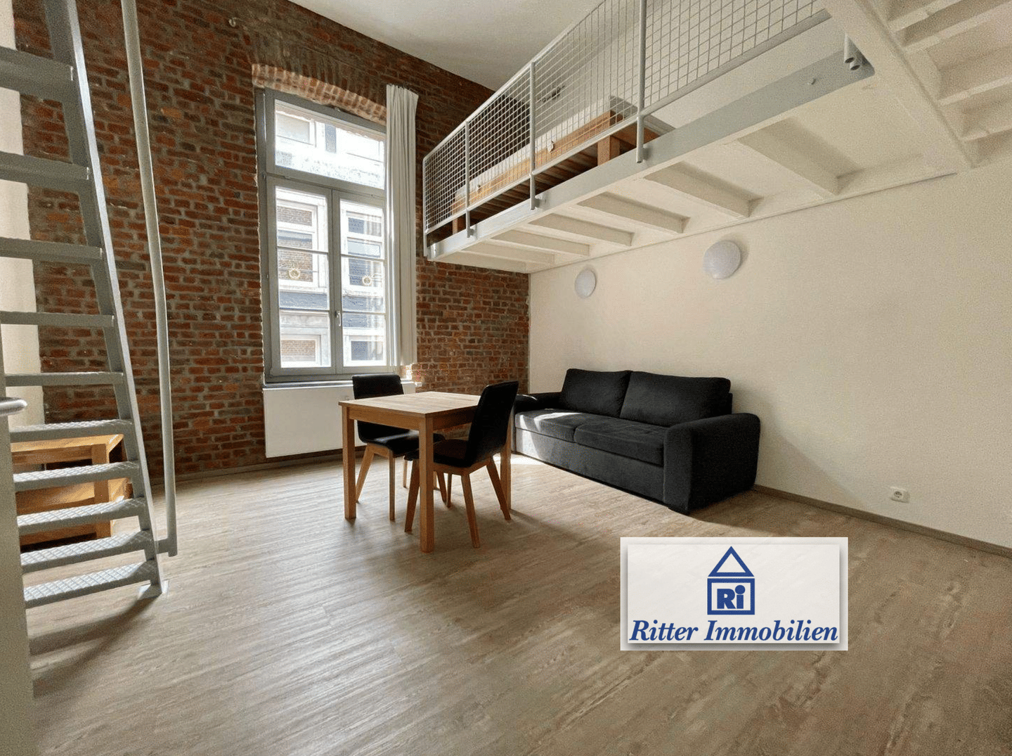 * * * Aachen-Innenstadt (Nähe Theaterplatz) Top helle Loft-Wohnung * * *